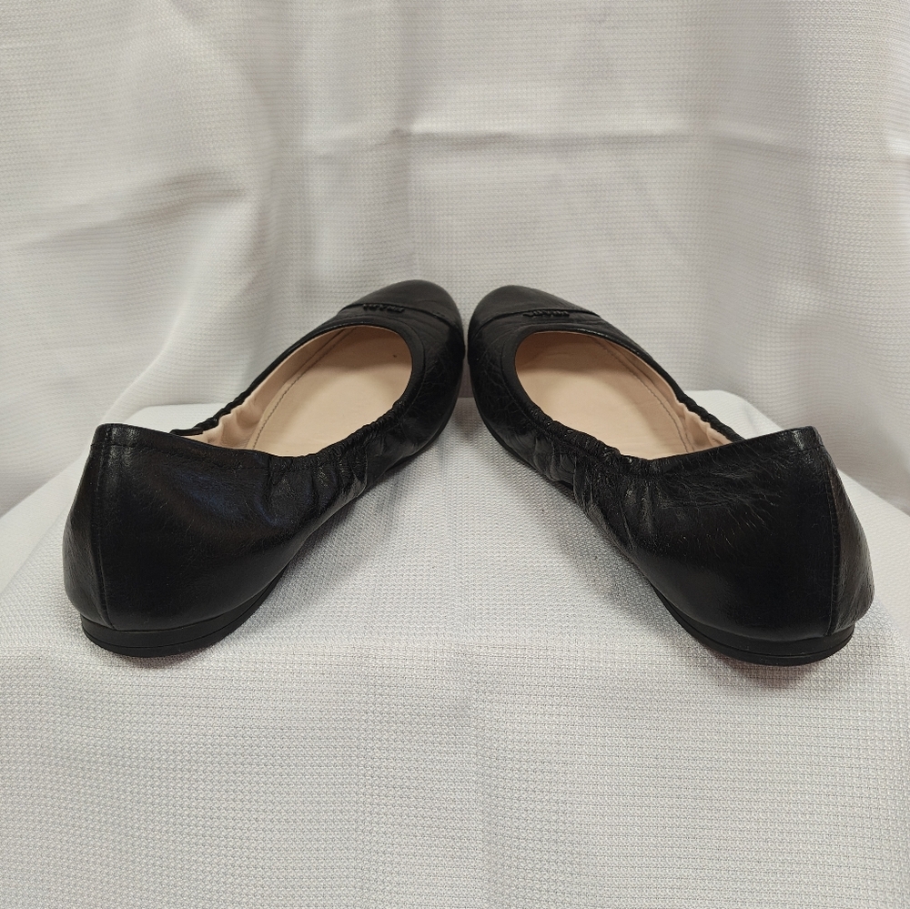 Prada Black Leather Loafers with Classic Slip-On Design - Picture 3 of 4